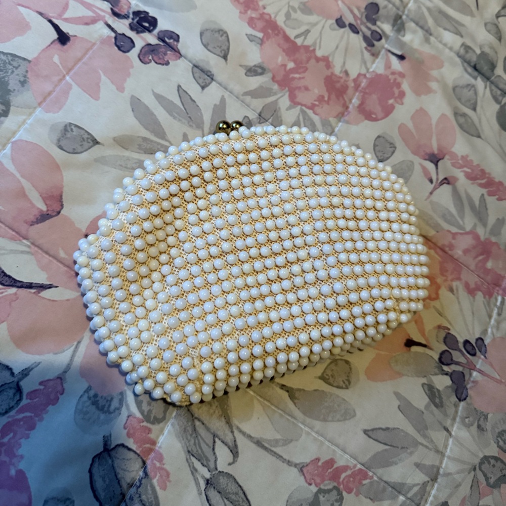 Vintage Pearl Clutch - Picture 2 of 5